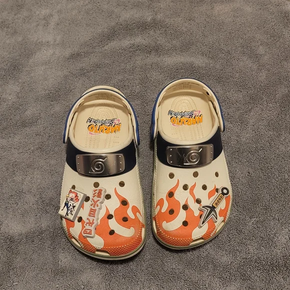 CROCS NARUTO Kids Cream and Orange Flame Slippers - Picture 6 of 6